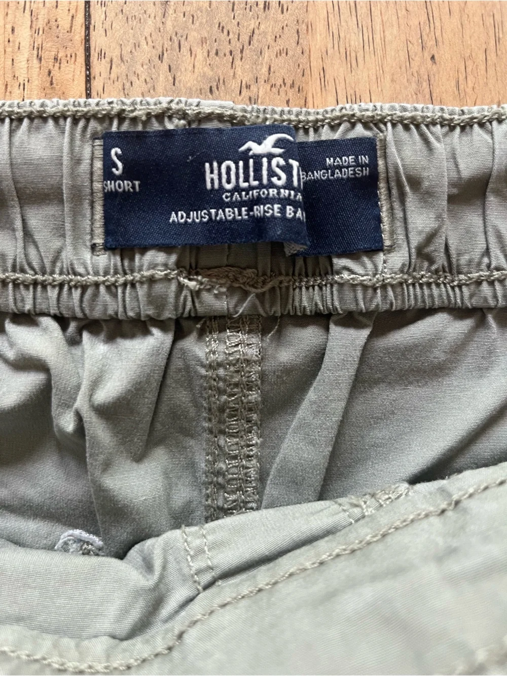 Hollister Olive Cargo Pants Utility Pockets Adjustable Rise Baggy short - Picture 2 of 4